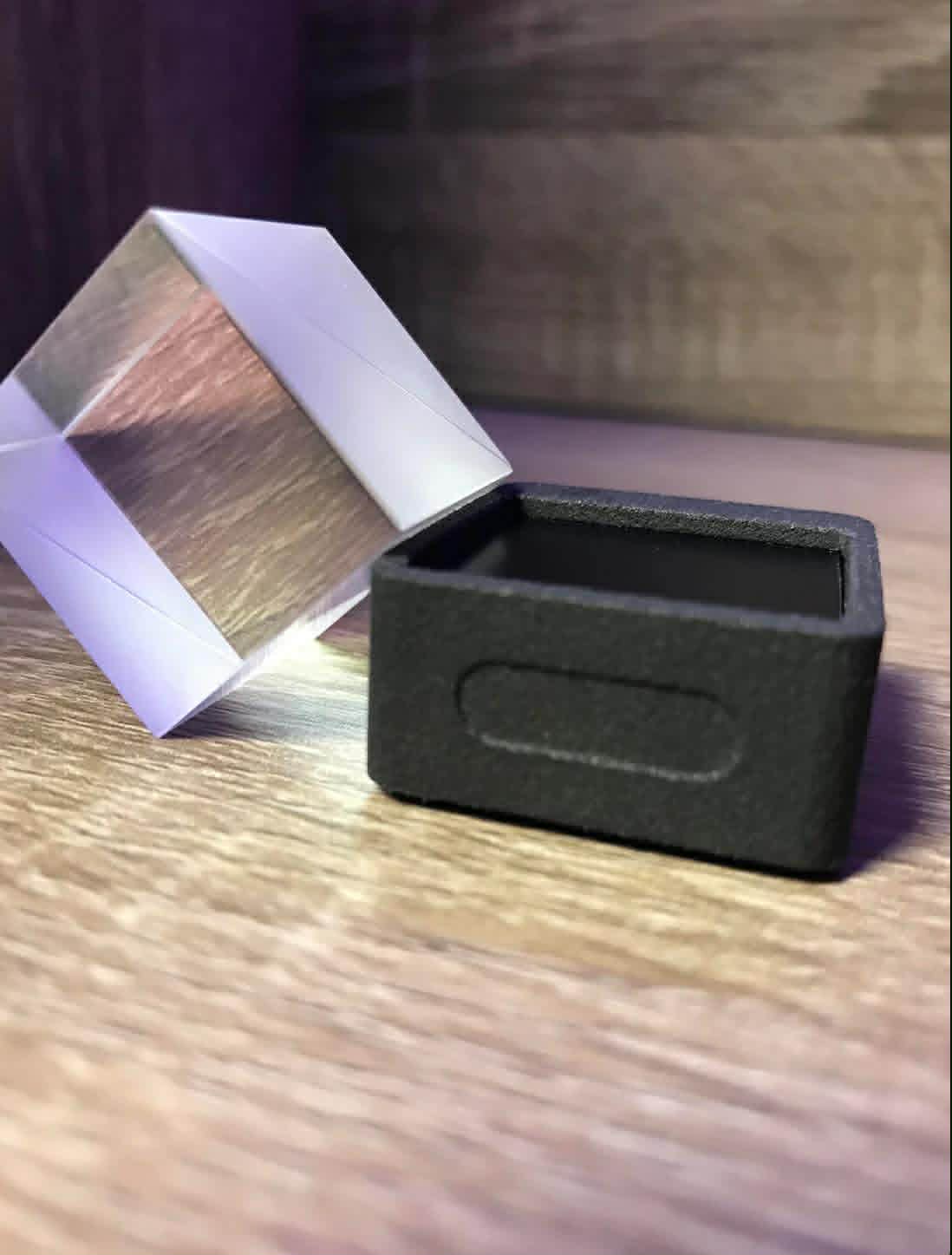 HoloKostka – Inteligentny Kryształowy Wyświetlacz z Animacjami GIF